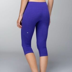 Lululemon in the flow electric blue capris size 4